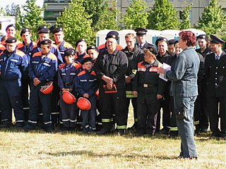 mitglieder der jugendfeuerwehr mit kamerad seiffert u a photo privat 